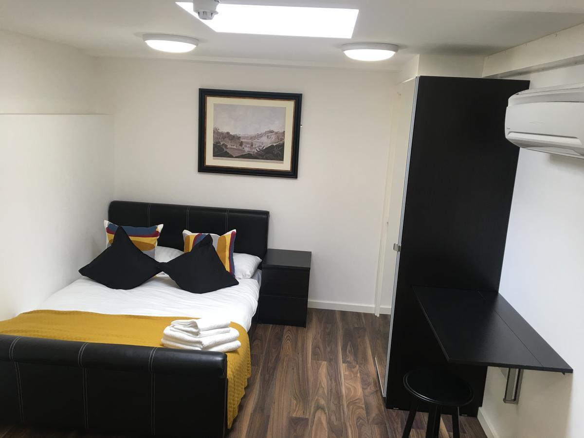 W12 Studios & Rooms Лондон Екстер'єр фото