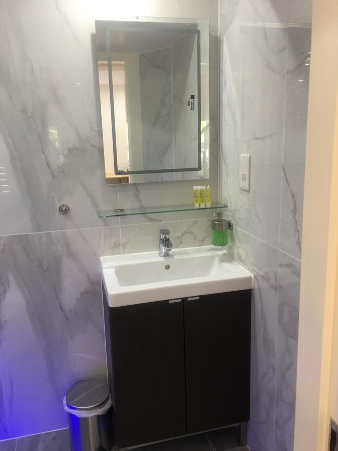 W12 Studios & Rooms Лондон Екстер'єр фото